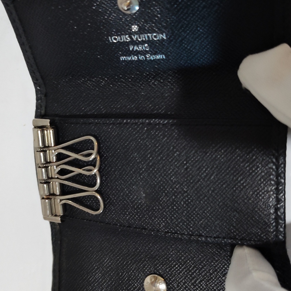 Louis Vuitton Black Textured Key Holder - Picture 5 of 6